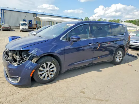 2019 Chrysler Pacifica Touring Plus