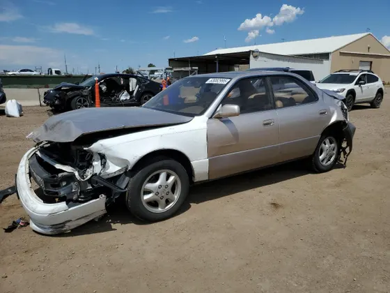 1995 Lexus ES 300 300