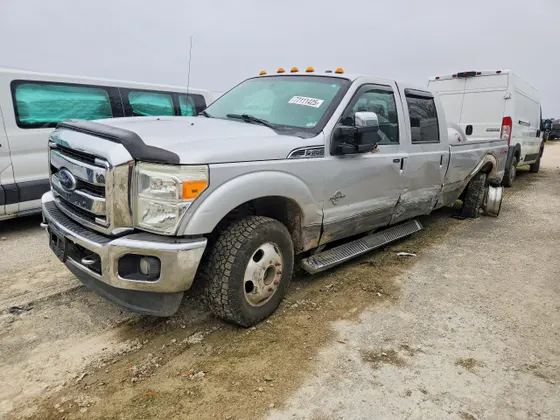 2014 Ford Super Duty F-350 DRW Platinum