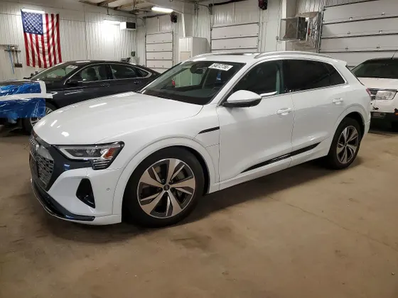 2024 Audi Q8 e-tron Premium Plus