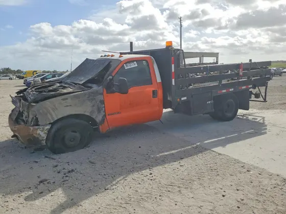2000 Ford Super Duty F-350 DRW XL