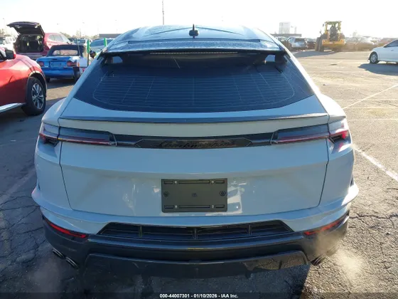2023 Lamborghini Urus Performante