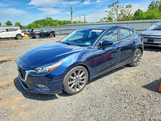 2018 Mazda Mazda3 5-Door Touring
