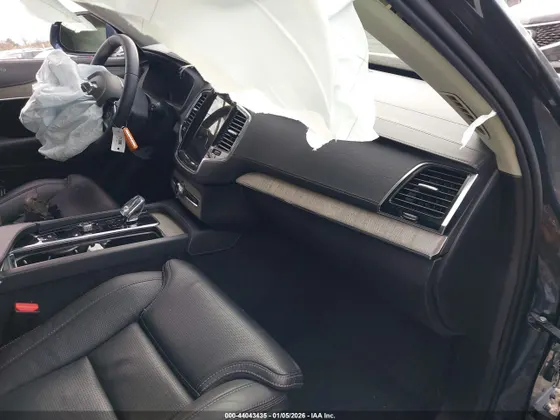 2025 Volvo XC90 Plug-In Hybrid Ultra