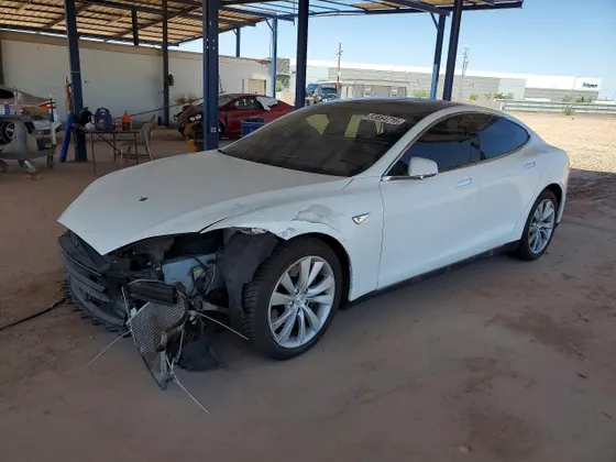 2016 Tesla Model S 90D
