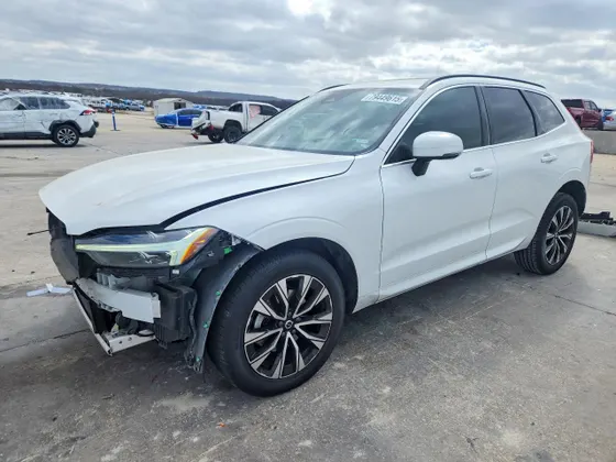 2023 Volvo XC60 Core