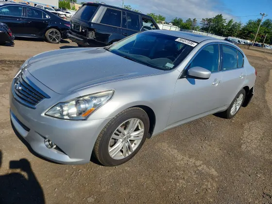 2013 INFINITI G37 Sedan x