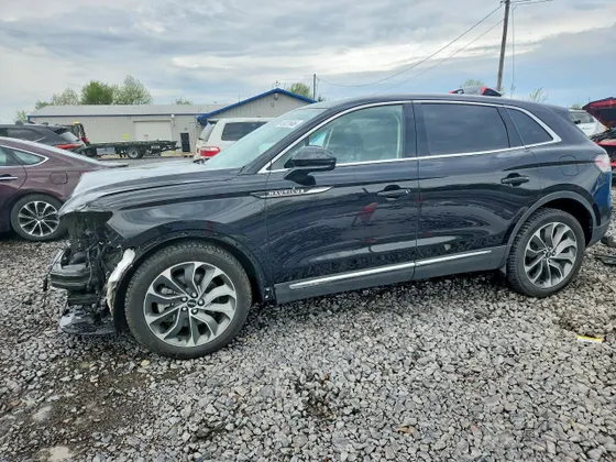2021 Lincoln Nautilus Reserve