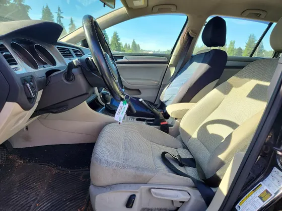 2017 Volkswagen Golf SportWagen S