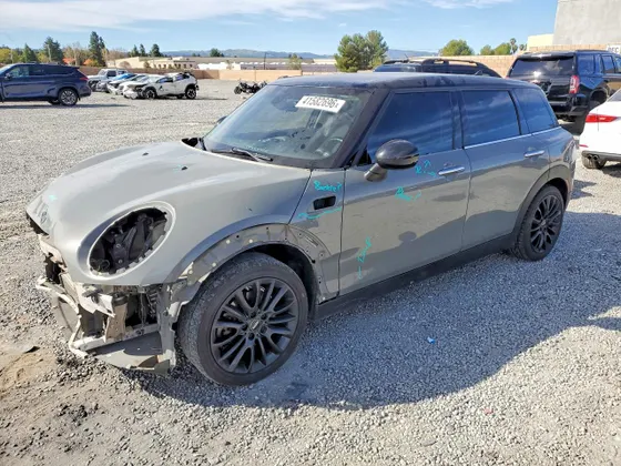 2018 MINI Clubman Cooper