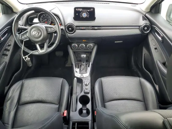 2020 Toyota Yaris Hatchback XLE