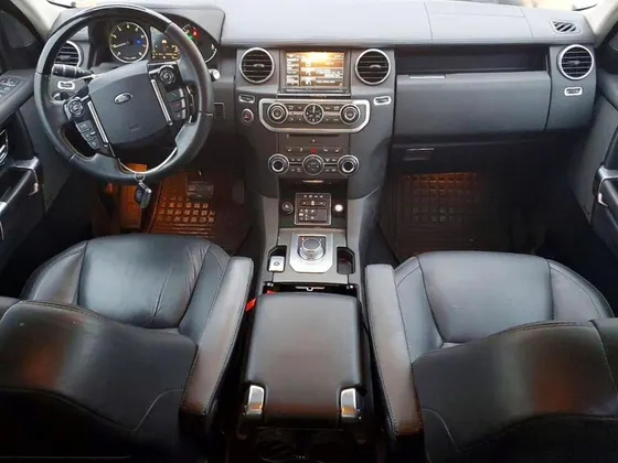 2015 Land Rover LR4 LUX
