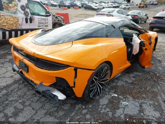 2023 McLaren GT