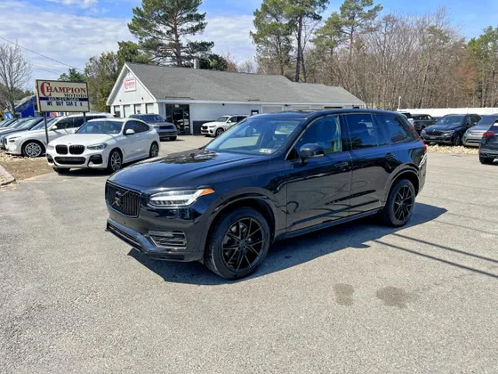 2016 Volvo XC90 Hybrid T8 Momentum