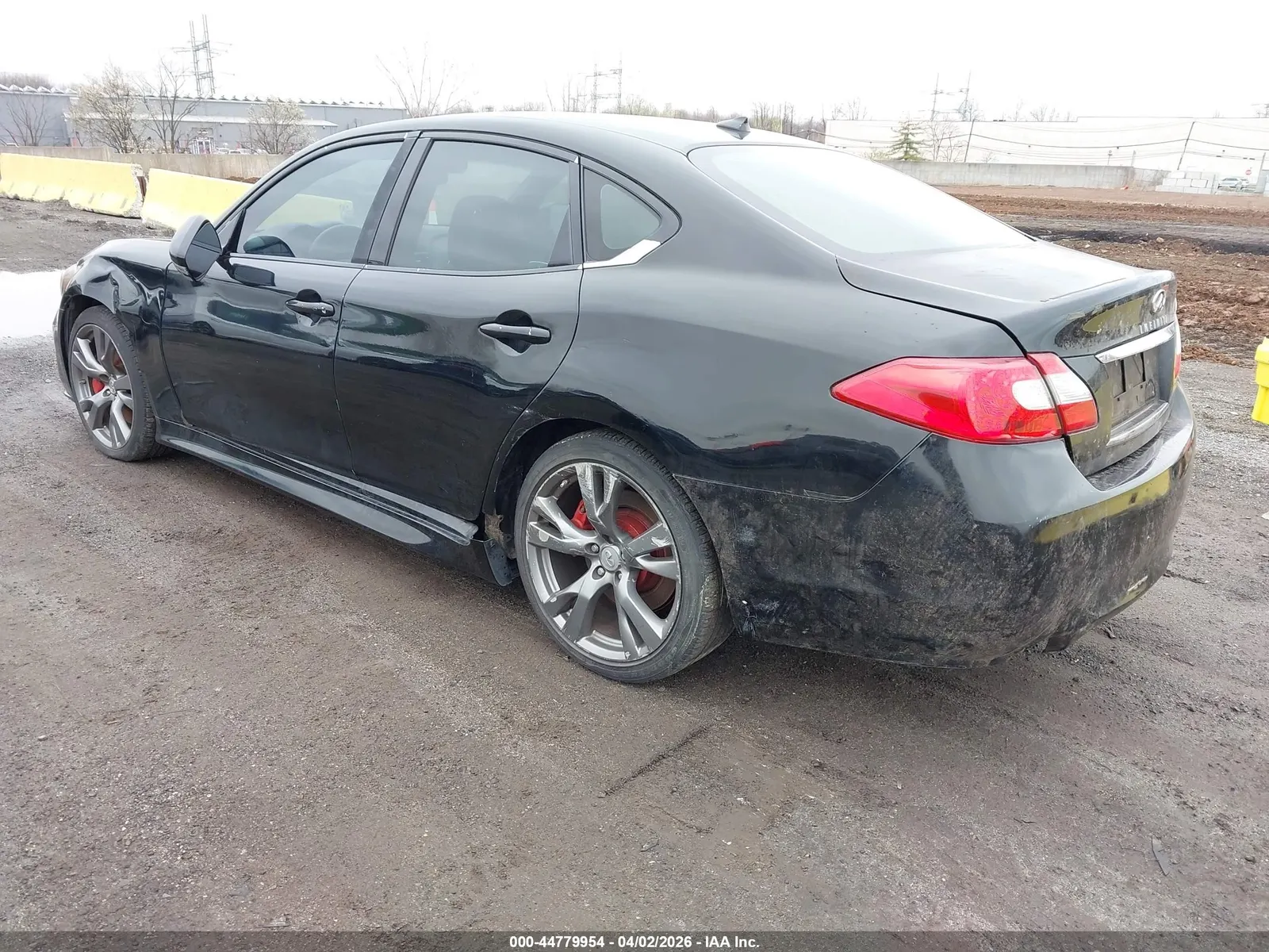 2011 INFINITI M56