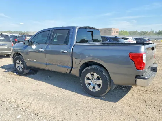 2018 Nissan Titan SV