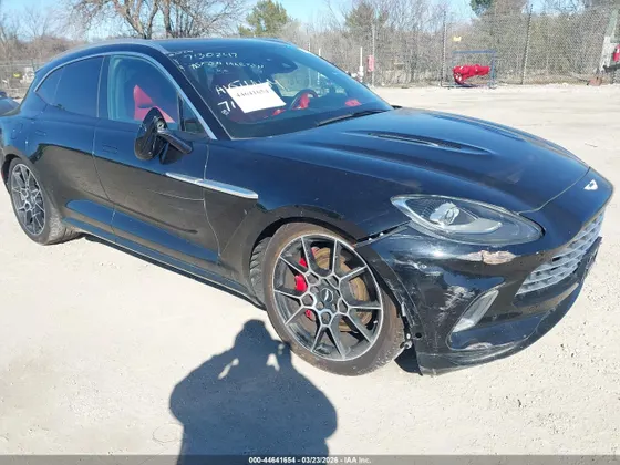 2021 Aston Martin DBX