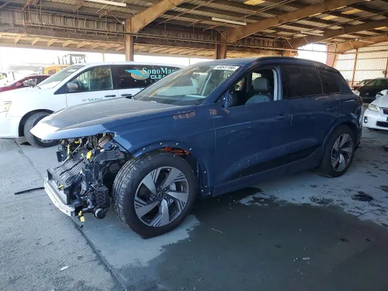 2025 Audi Q6 e-tron Prestige