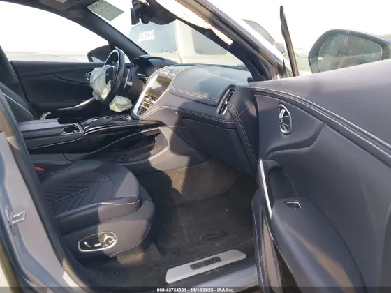 2023 Aston Martin DBX 707