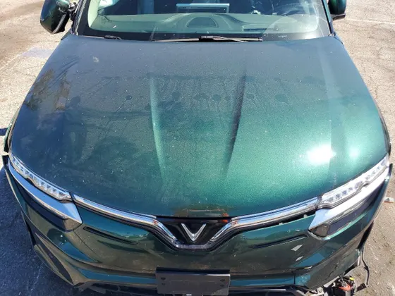2024 VinFast VF 8 Eco