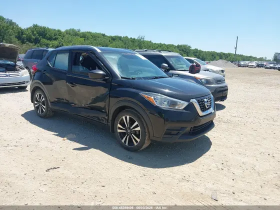 2018 Nissan Kicks S