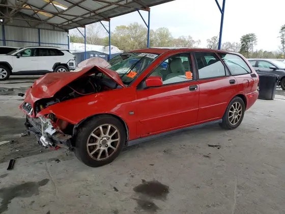 2004 Volvo V40