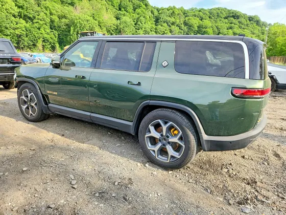 2024 Rivian R1S Adventure