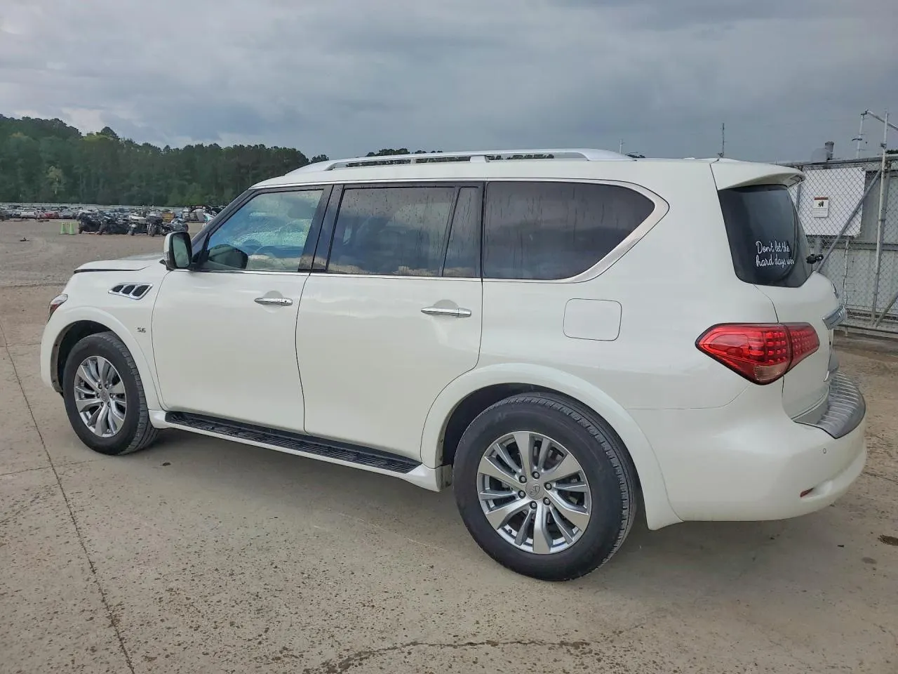 2017 INFINITI QX80