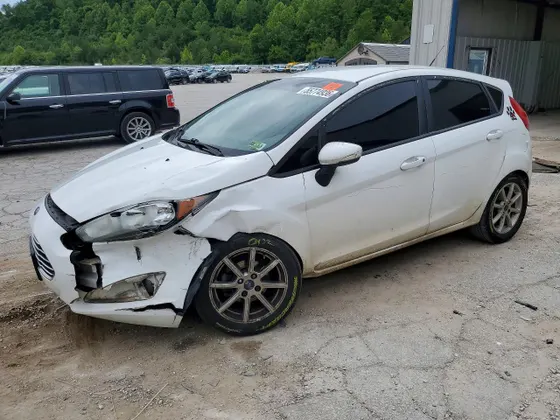 2016 Ford Fiesta SE