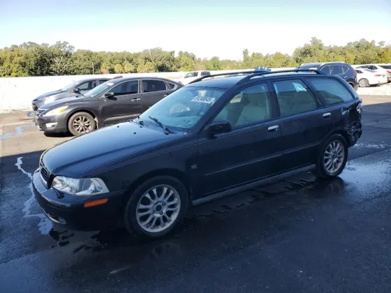 2003 Volvo V40 1.9T