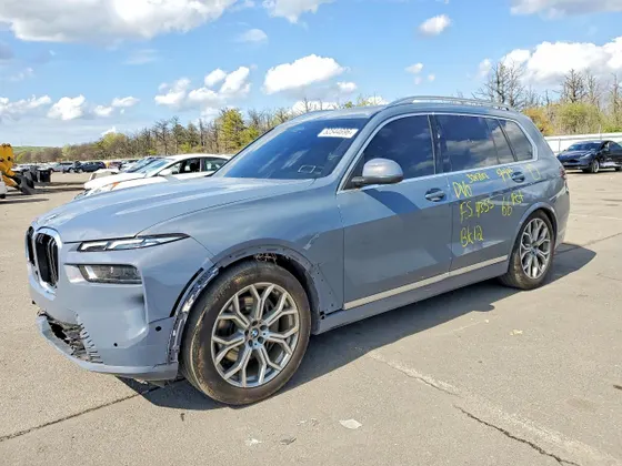 2025 BMW X7 xDrive40i
