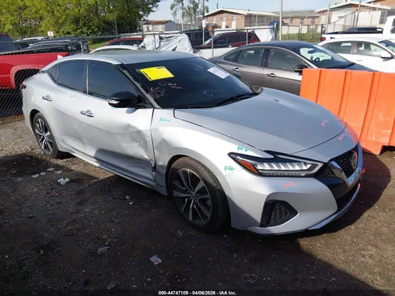 2022 Nissan Maxima SV