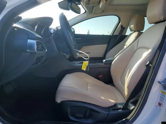 2018 Jaguar XE