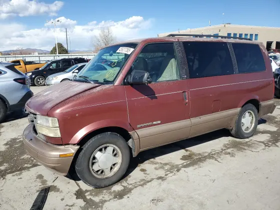 1999 GMC Safari Passenger XT
