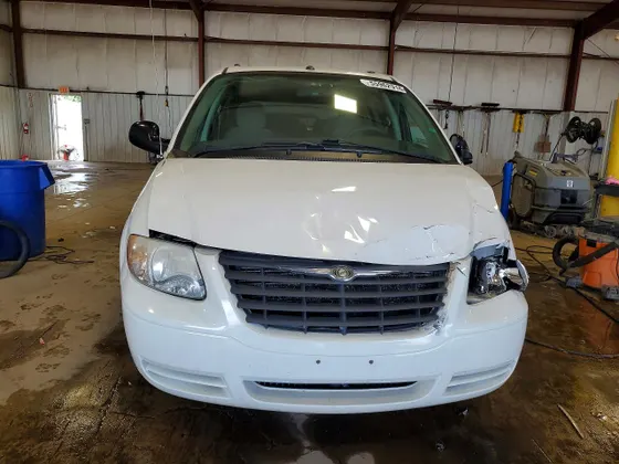 2006 Chrysler Town & Country SWB TOWN & COUNTRY
