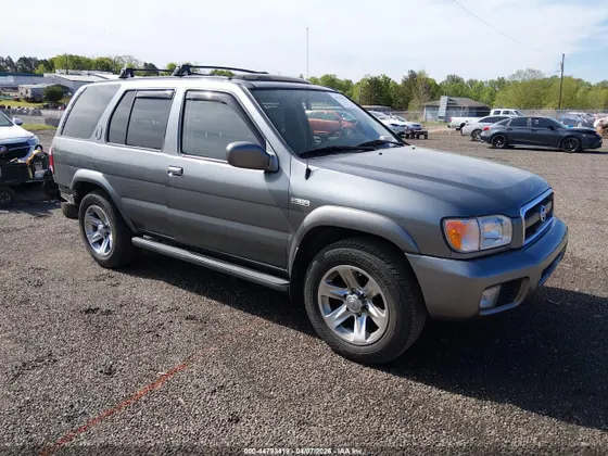 2004 Nissan Pathfinder LE Platinum