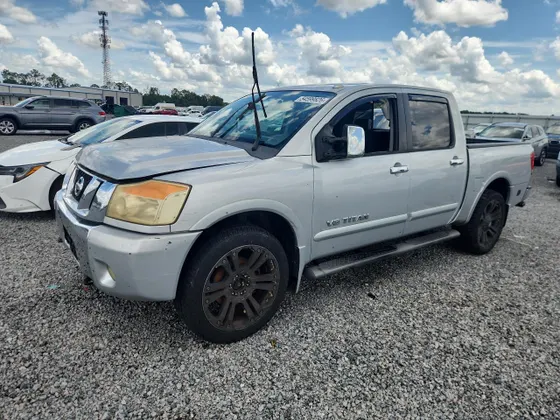 2011 Nissan Titan SL