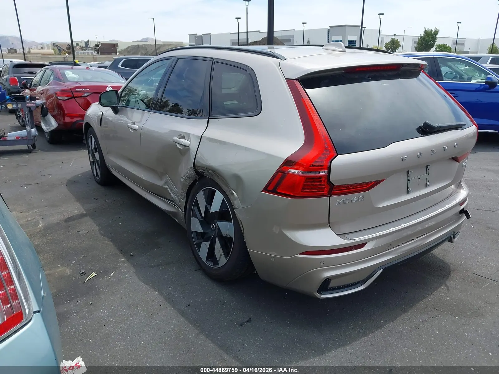 2025 Volvo XC60 Plug-In Hybrid Plus