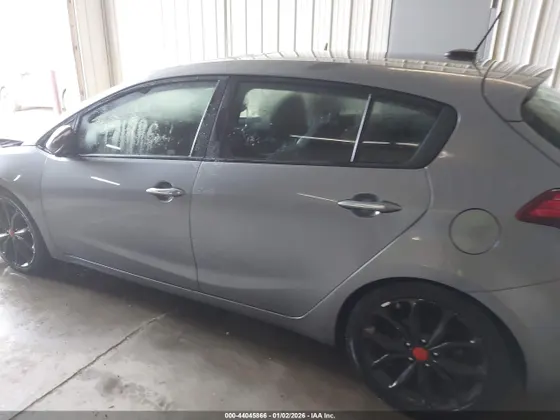 2017 Kia Forte5 SX