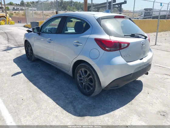 2020 Toyota Yaris Hatchback LE