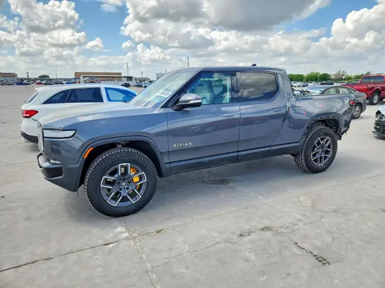 2022 Rivian R1T Adventure Package