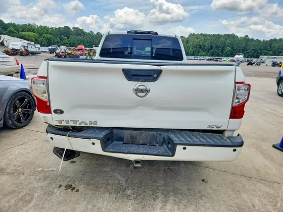 2019 Nissan Titan SV
