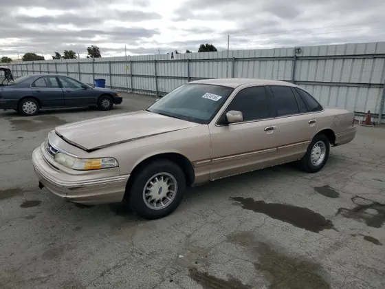 1997 Ford Crown Victoria LX