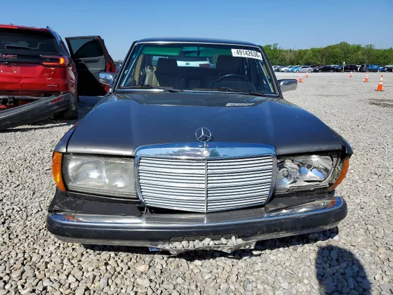 1983 Mercedes-Benz 300 Series 300D-T