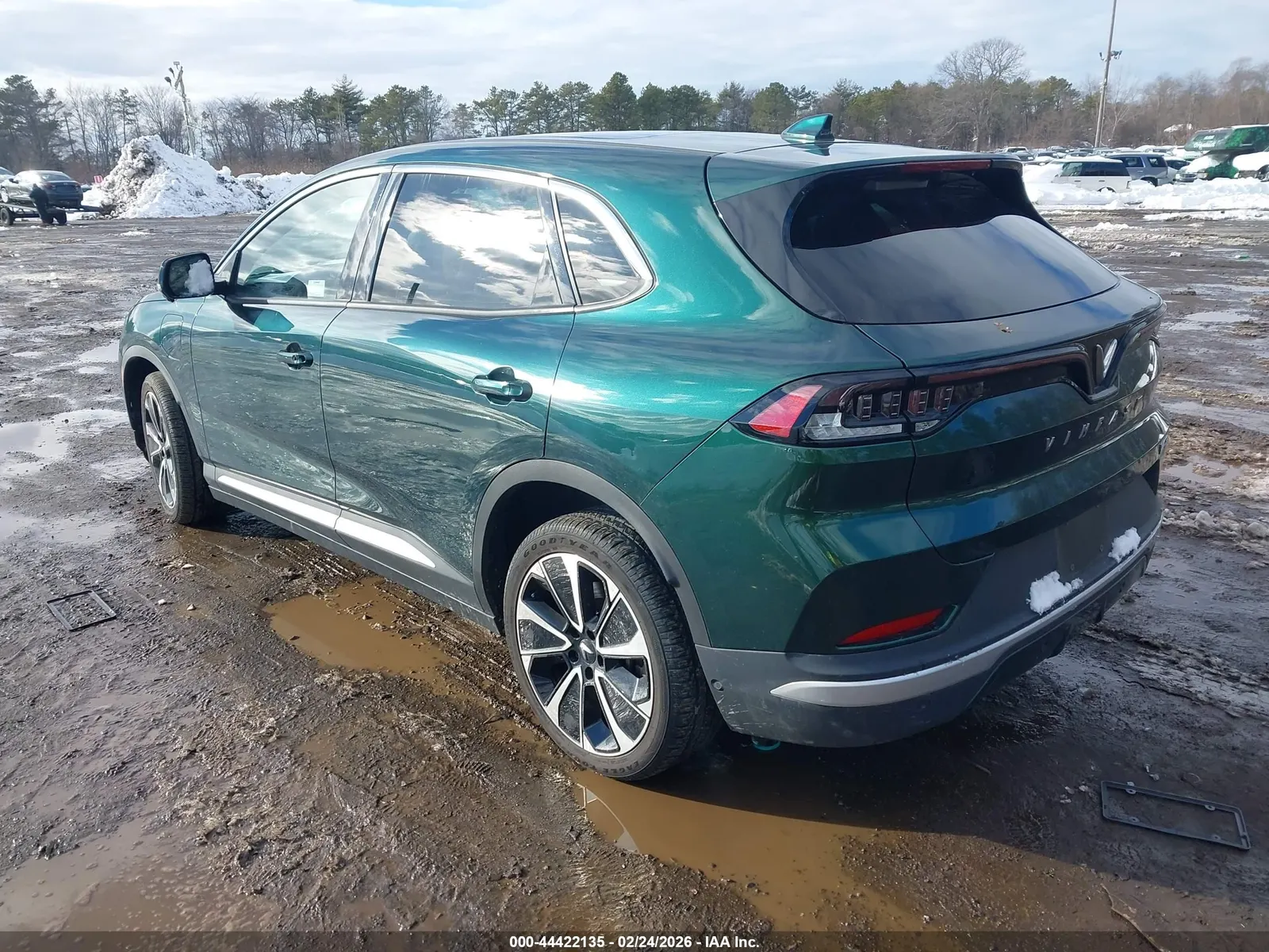 2024 VinFast VF 8 Plus
