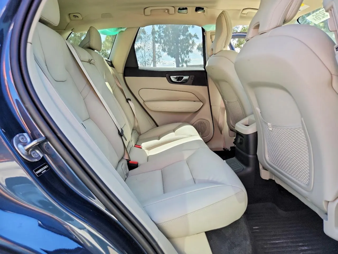 2025 Volvo XC60 Plug-In Hybrid Plus