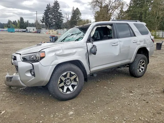 2022 Toyota 4Runner TRD Off Road
