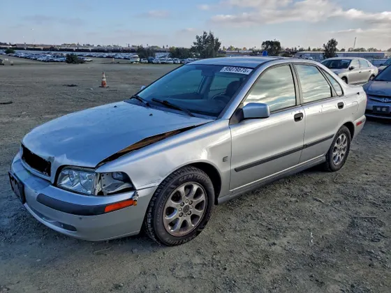 2001 Volvo S40 1.9T