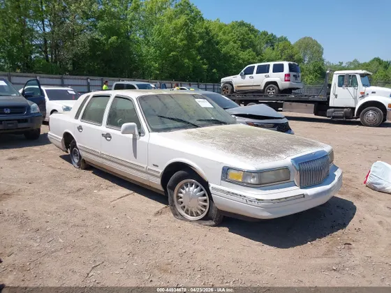 1996 Lincoln Town Car Signature