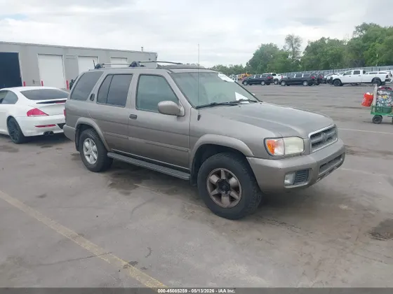2001 Nissan Pathfinder SE